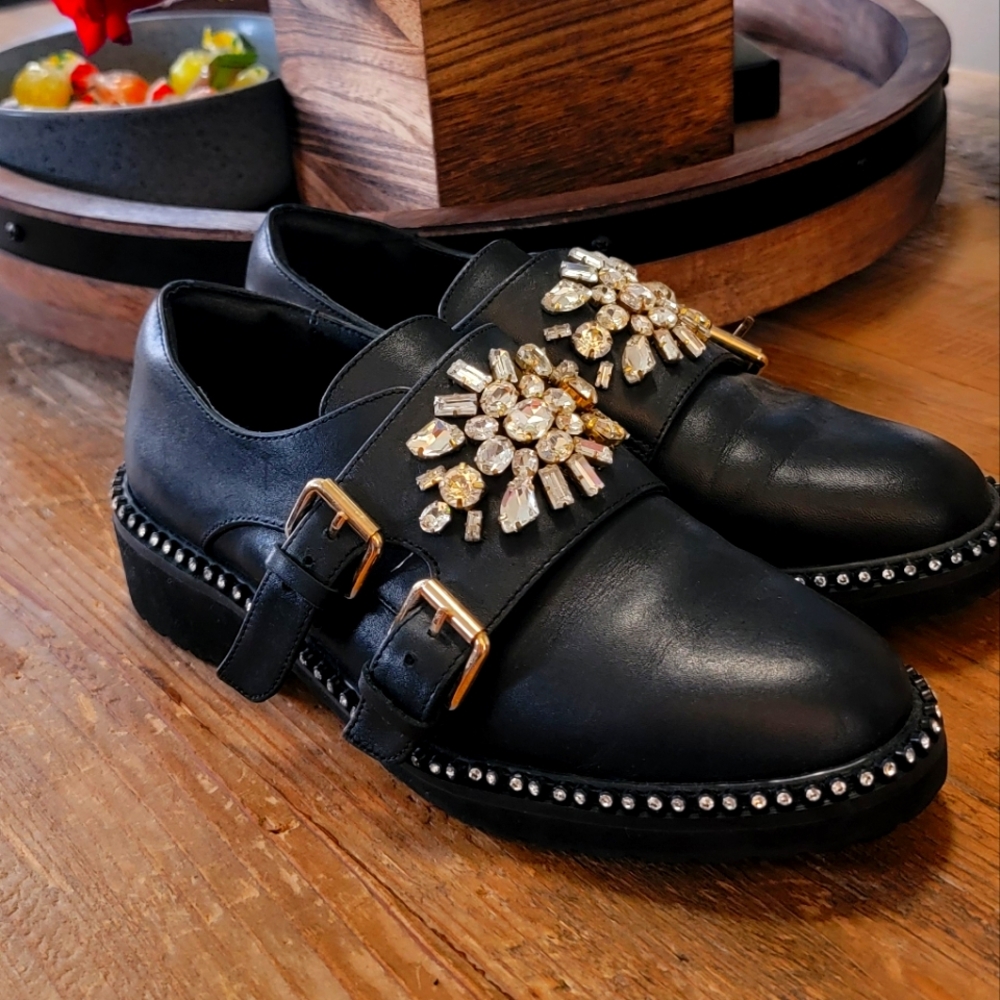 Loafer shoes